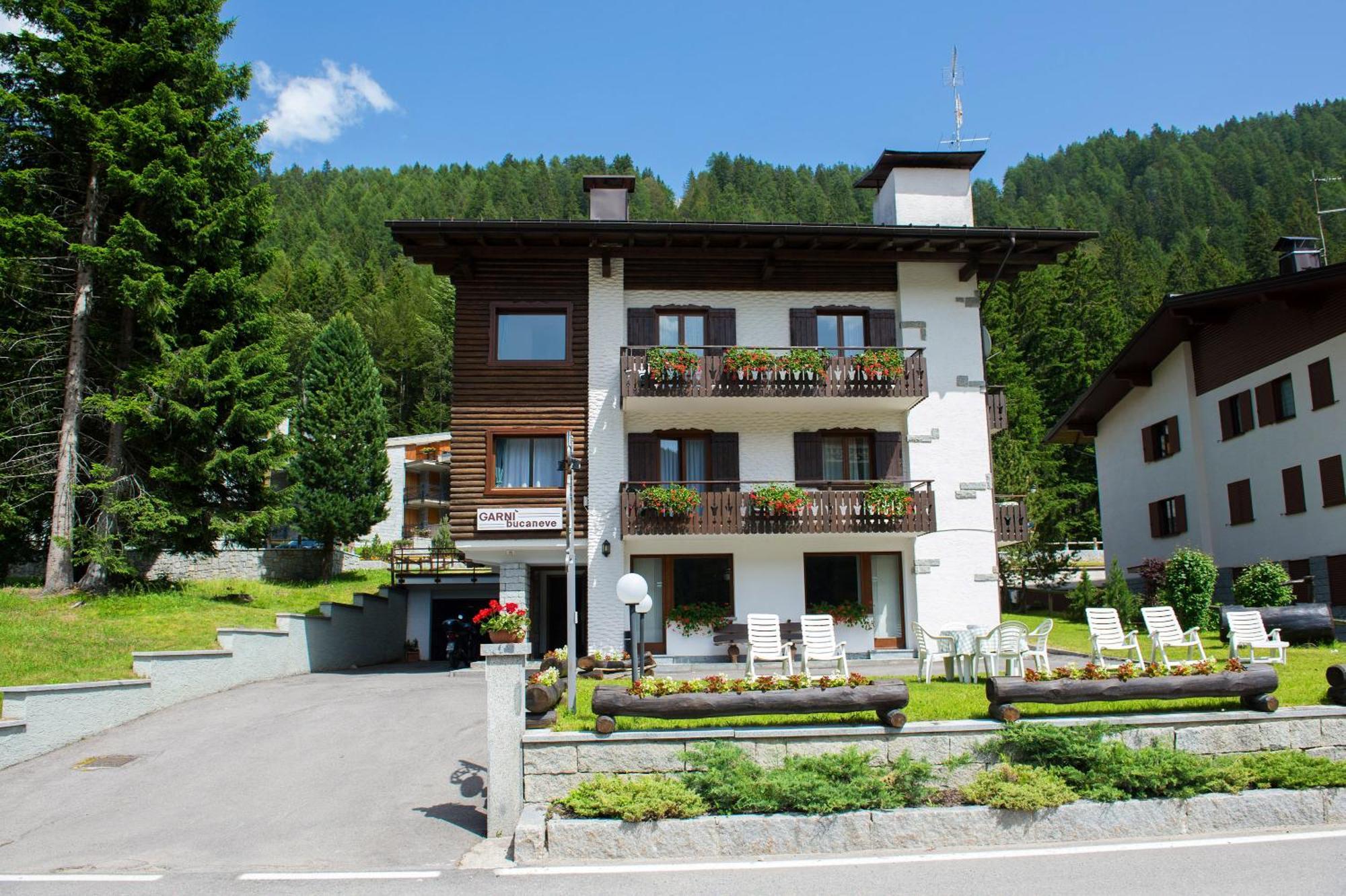 Garni Bucaneve Madonna Exteriör bild